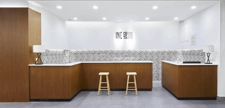 房间里有柜子 AI 生成的内容可能不正确。